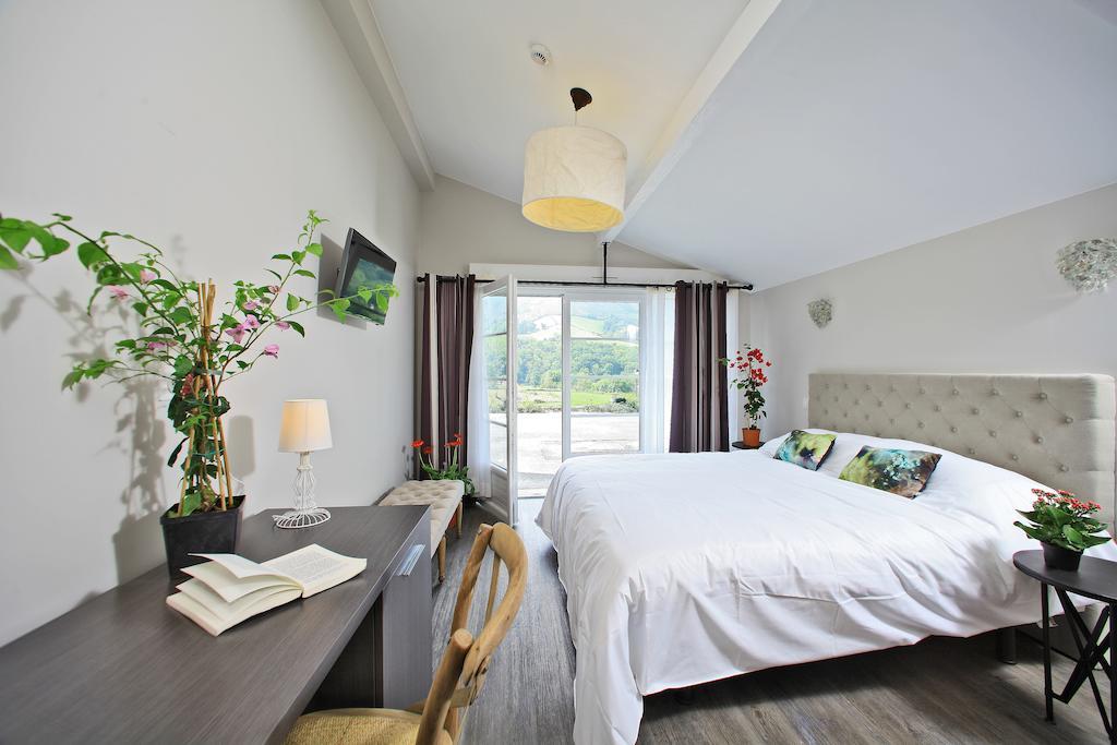 Hotel Agian Itxassou Bilik gambar